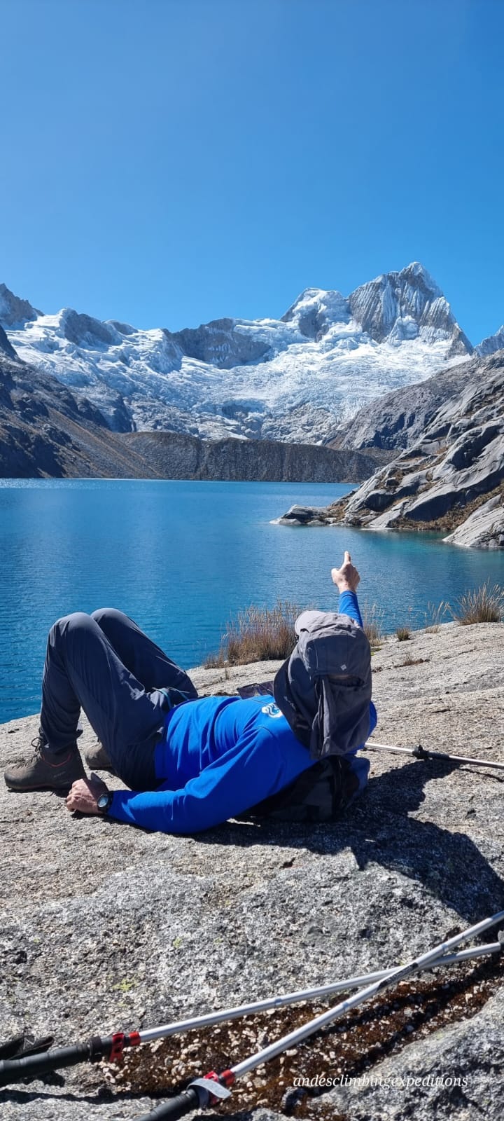 View of Cullicocha lake along the trail